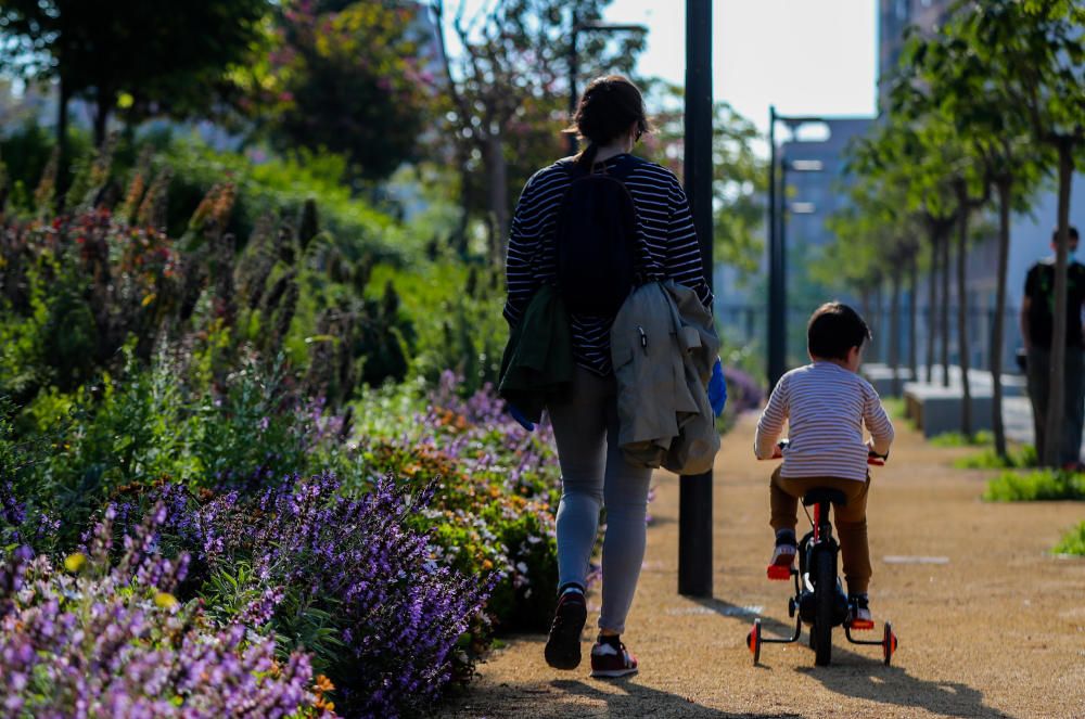 Los niños vuelven a llenar parques y calles