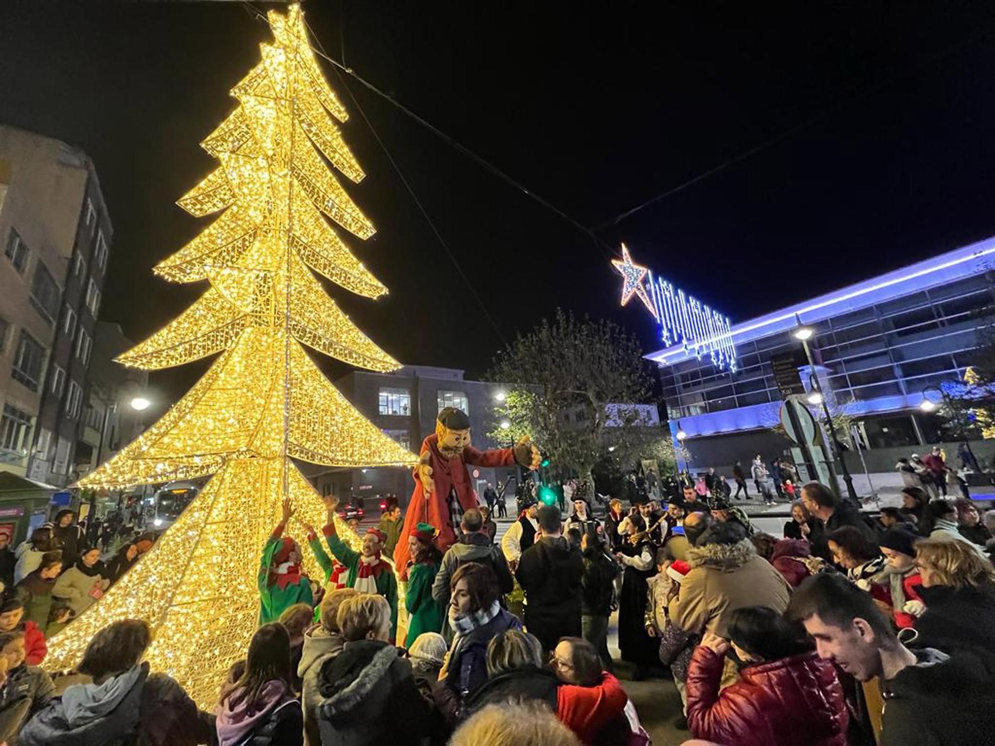 Cangas ya respira Navidad