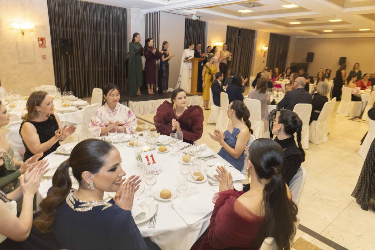 Cena de gala en las convivencias de las candidatas a Bellea del Foc Cena de gala en las convivencias de las candidatas a Bellea del Foc