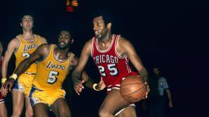 Chet Walker en una imagen con los Chicago Bulls