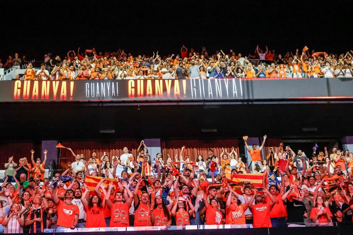 El Roig Arena empuja en busca de la segunda liga