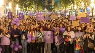8M en Alicante: La desigualdad en la conciliación familiar y laboral sigue siendo el caballo de batalla de las mujeres