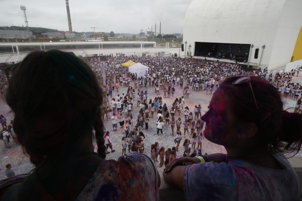 Holi Party en el Niemeyer