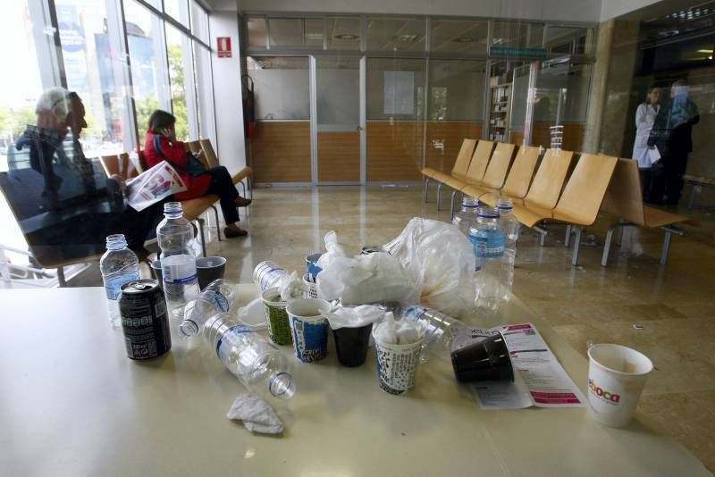 Fotogalería: Huelga de limpieza en los centros de salud