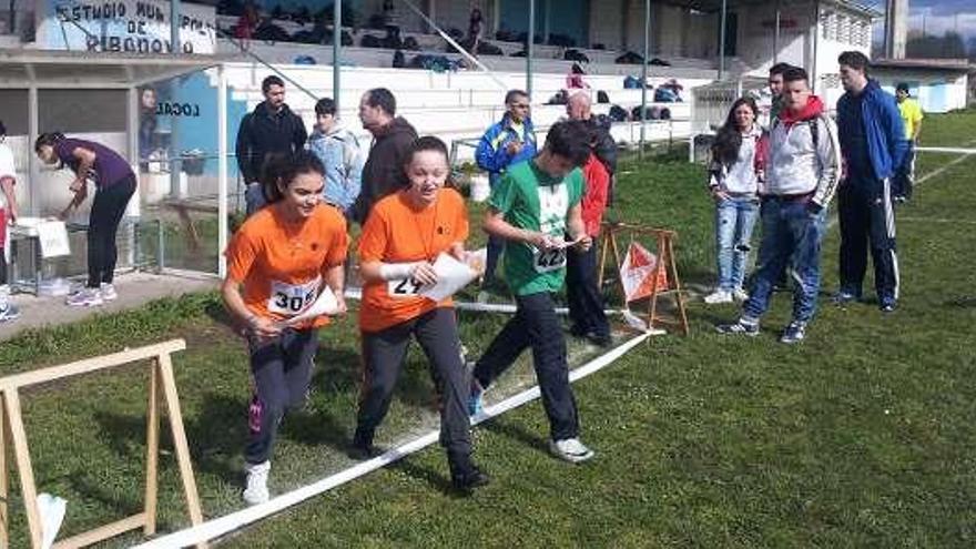 Los participantes toman la salida en una prueba en O Xestal. // FdV