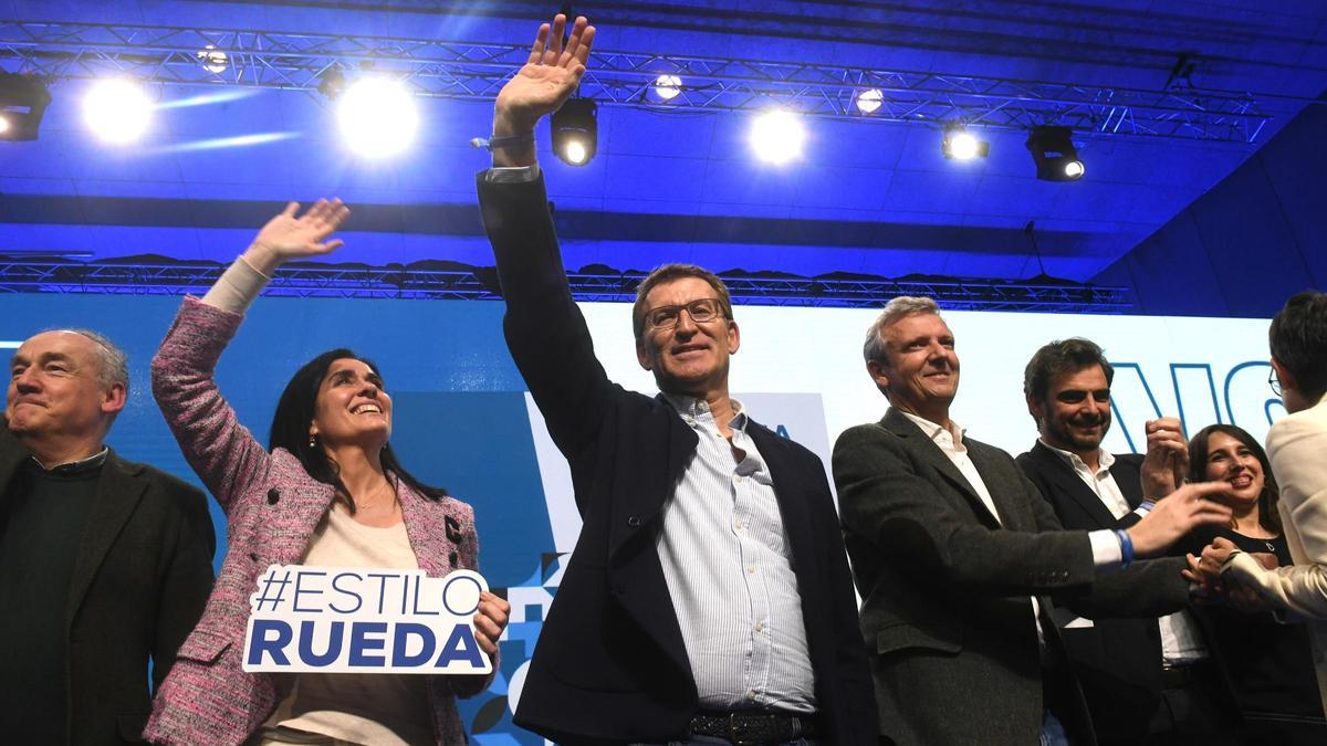 Feijóo se vuelca con Rueda en el cierre de campaña: "Le veo más presidente que nunca"