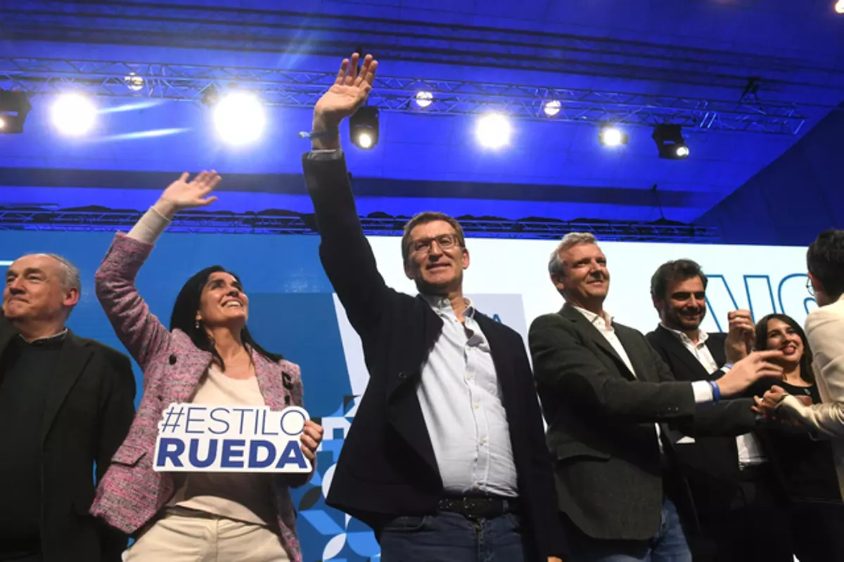 Feijóo se vuelca con Rueda en el cierre de campaña: "Le veo más presidente que nunca"