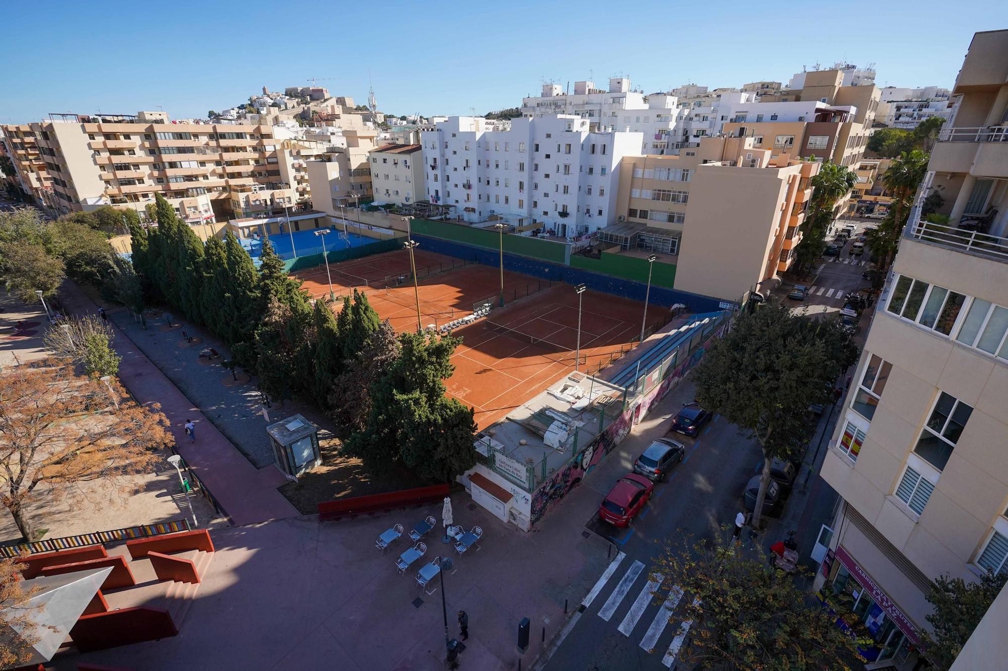 Imagen de archivo del barrio de es Clot, con Dalt Vila de fondo.