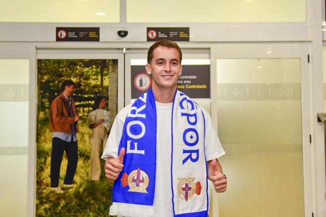 Llega Marc Casadó a A Coruña para incorporarse al Deportivo