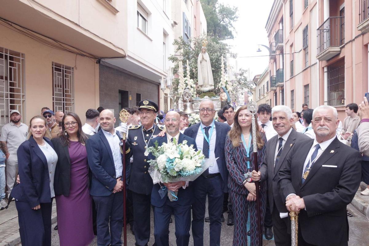 Procesión de la Virgen de Fátima por el barrio de La Trinidad, estrenando la ampliación del trono