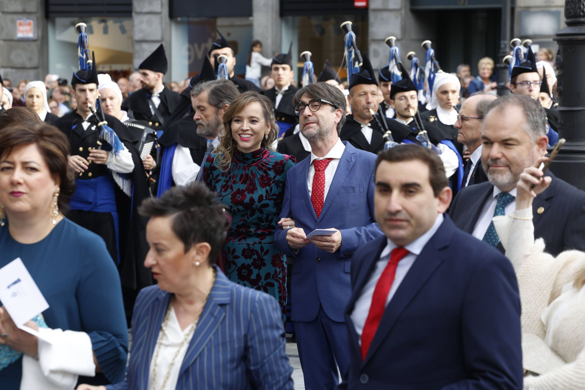 Así fue la llegada de los invitados a los premios "Princesa de Asturias" y su paso por la alfombra azul