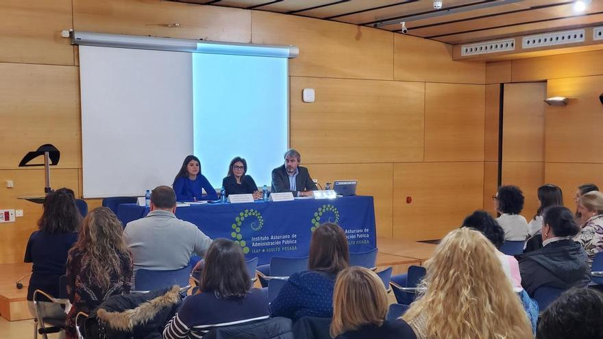 La prevención de la violencia contra la infancia protagoniza la XXI Aula Municipal de Avilés: "Ningún niño sobra por el origen de su nombre"