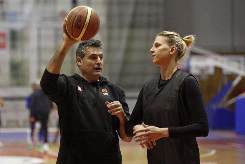 Primers entrenaments de l''Uni amb Xavi Fernández