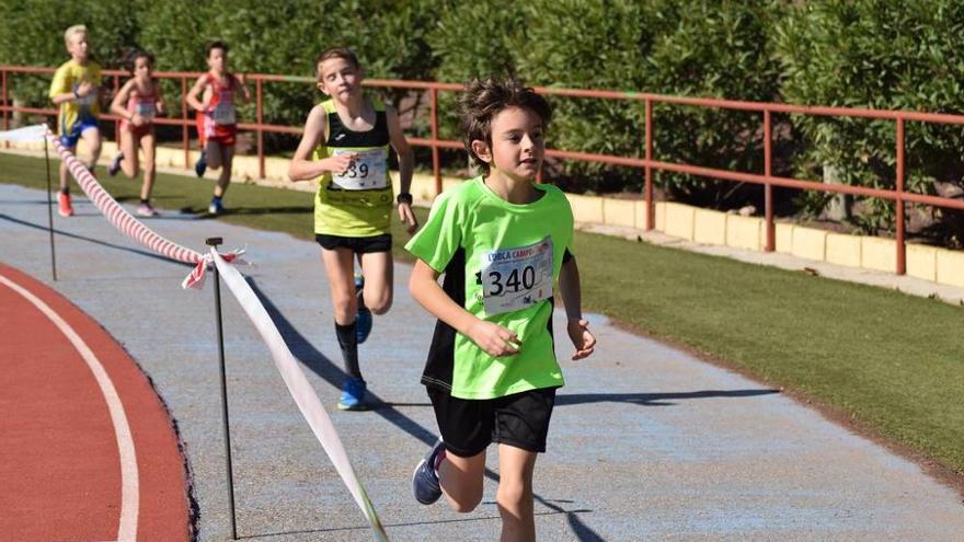 Mariano García y Marta Belmonte, campeones regionales de cross en Lorca