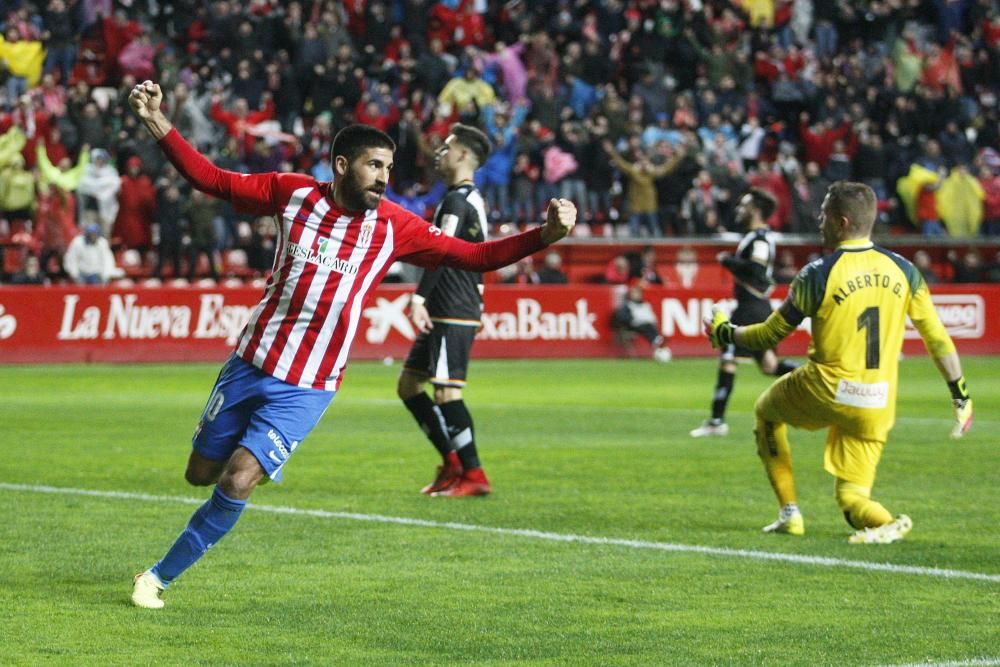 El partido entre el Sporting y el Rayo, en imágenes