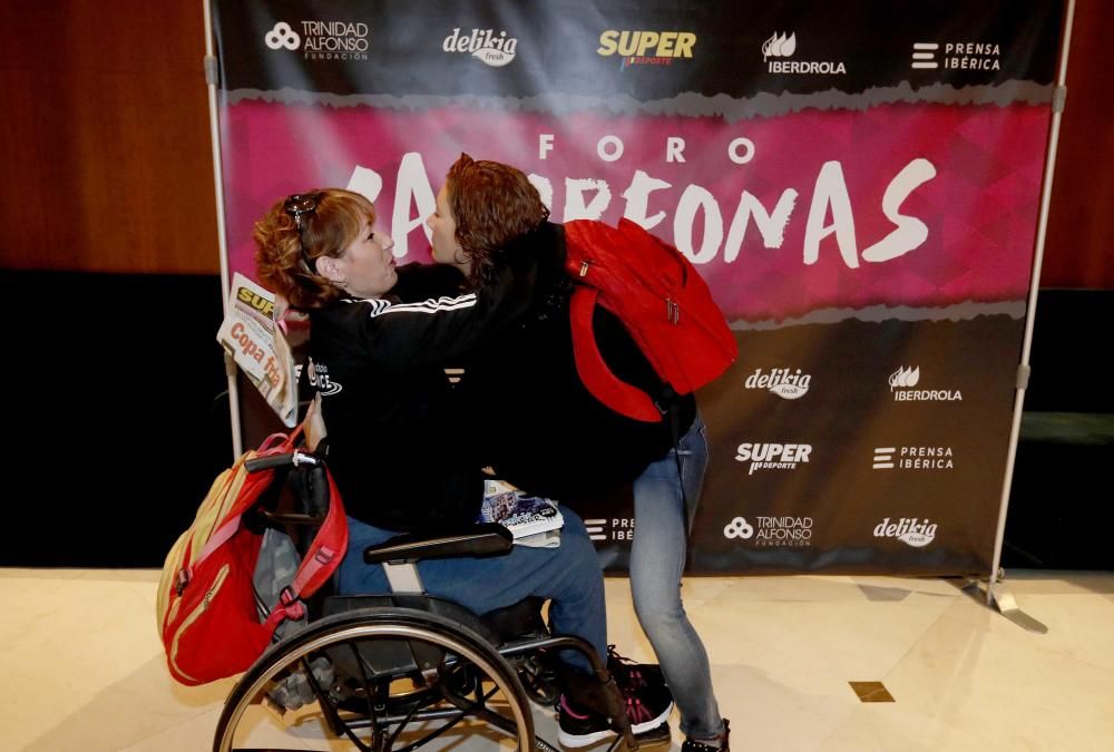 Debate entre Campeonas en el tercer Foro 25 años de SUPER, en imágenes