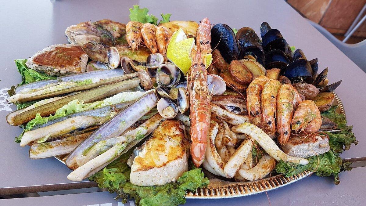 El pescado fresco es uno de los platos estrella de la carta