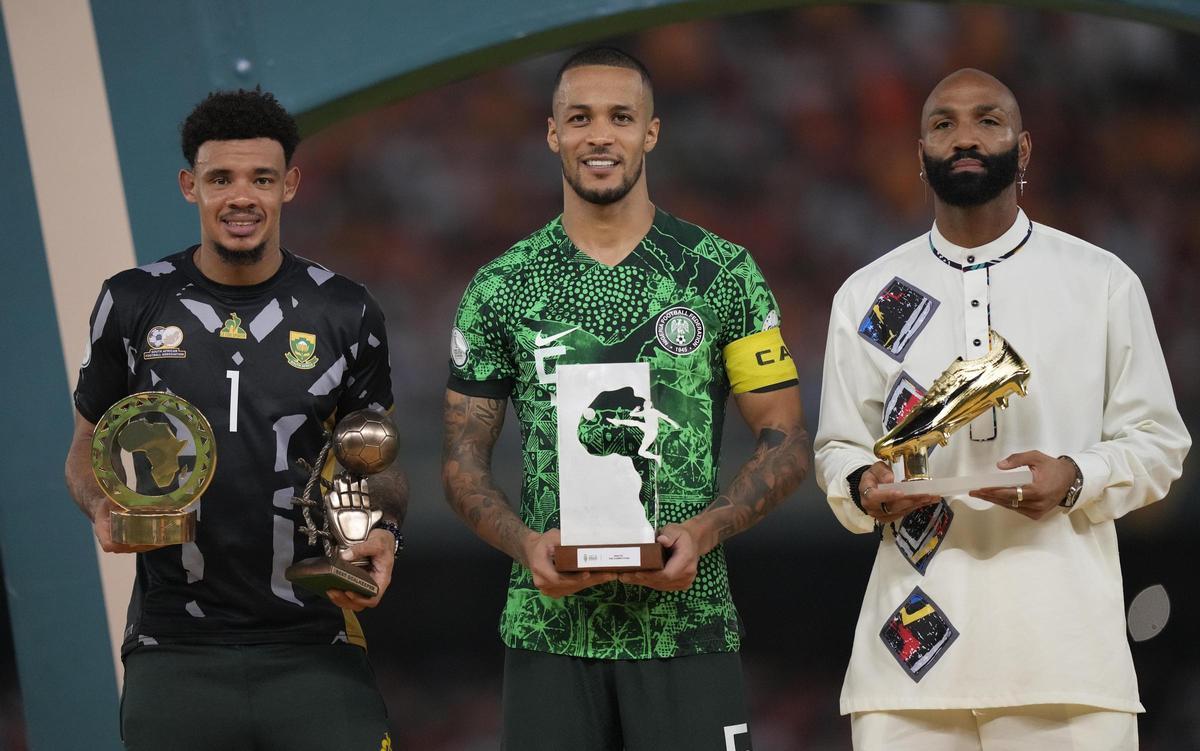 Ronwen Williams (mejor portero), William Troost-Ekong (mejor jugador) y Emilio Nsue (máximo goleador) en la Copa de África 2024