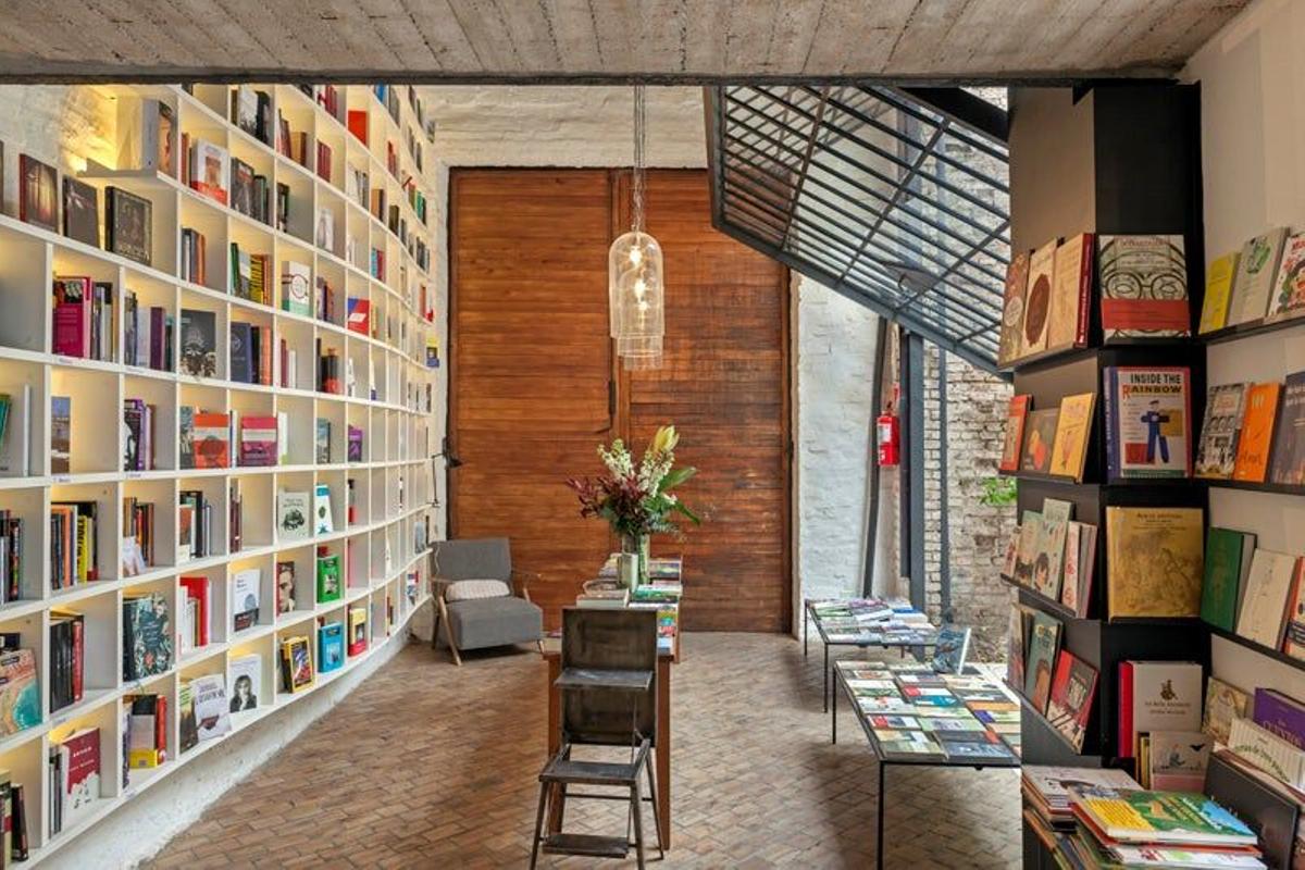 Cinco librerías para descubrir en Buenos Aires (y comprar libros baratos)
