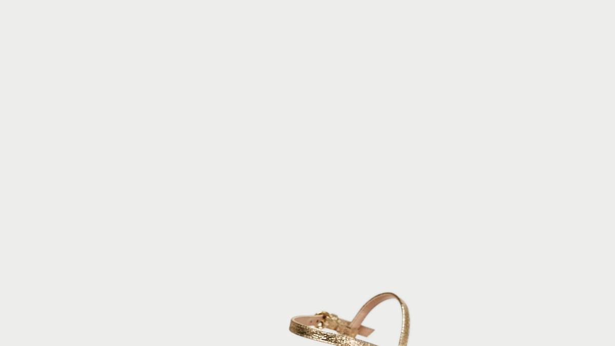 Sandalia de Zara con tacón de cristal