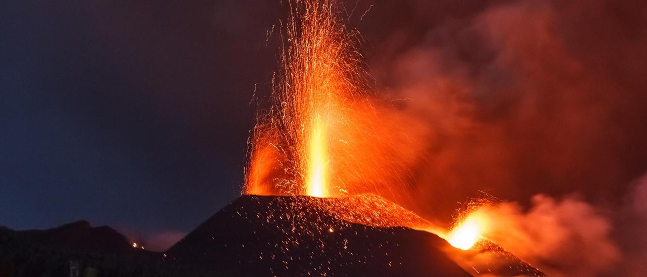 Colapso hacia dentro del cono del volcán de La Palma