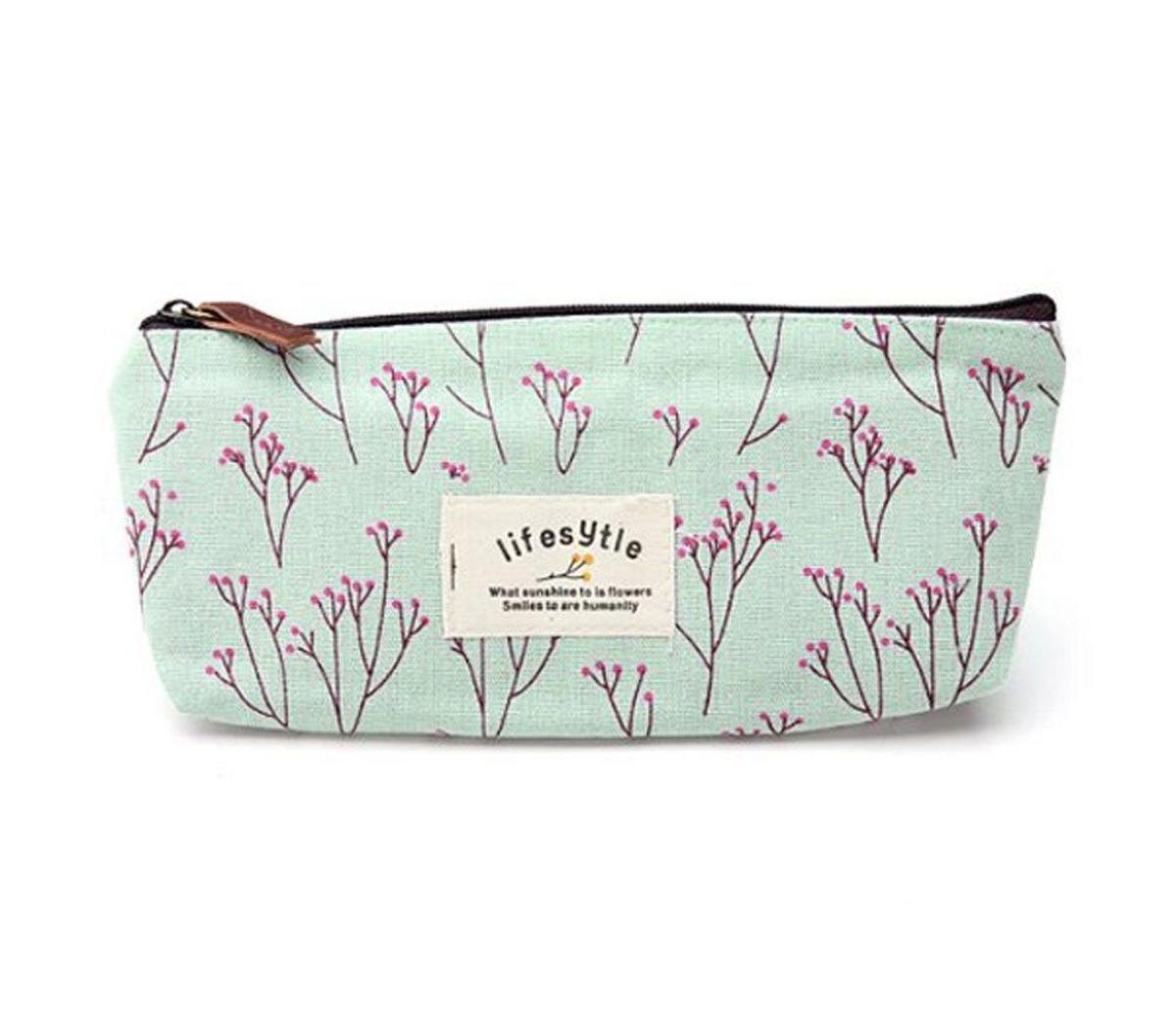 Estuche con estampado floral (Precio: 1,79 euros)