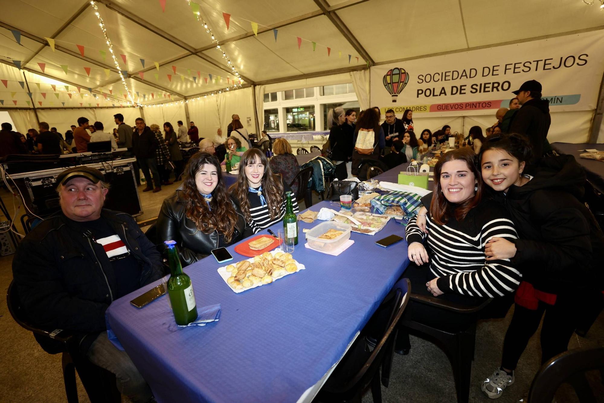 EN IMÁGENES: Siero celebra una fiesta de Comadres "como las de antes" en la Pola