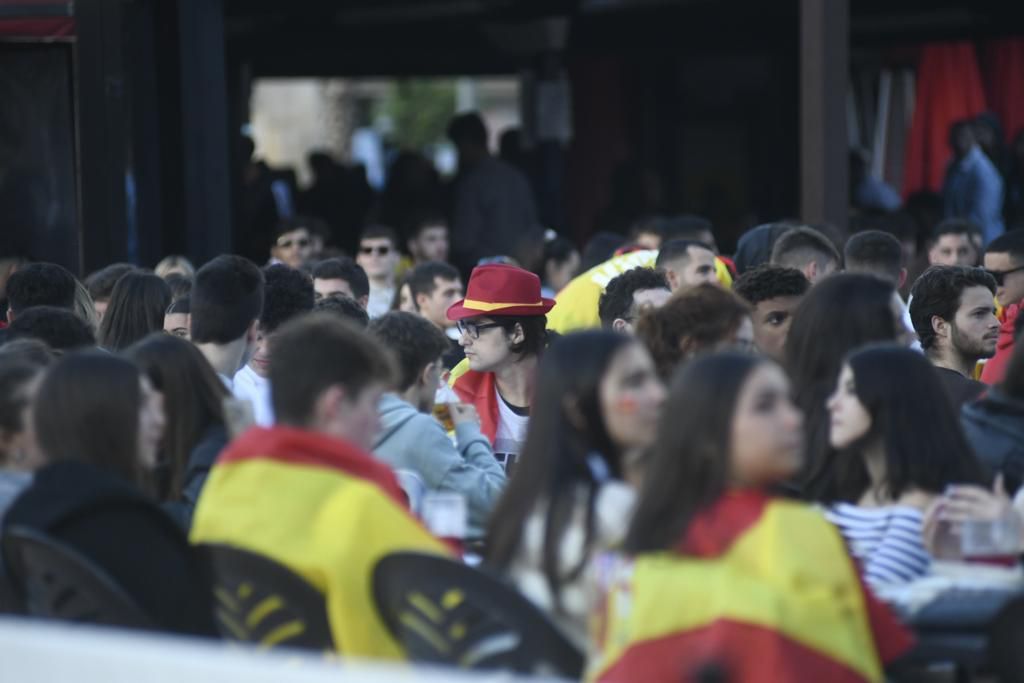 El Zig Zag, abarrotado para seguir el partido de España - Marruecos este martes