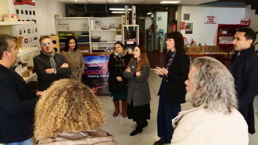 Pontón al lado de Patricia Mariño en la visita. |  D. P.