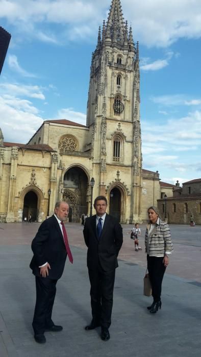 El Ministro Catalá, de paseo por Oviedo