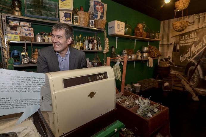 13/07/2017. LAS PALMAS DE GRAN CANARIA.  Fernando Clavijo presidente del Gobierno de Canarias inaguró una nueva  sala de exposición en el Museo Elder. FOTO: J. PÉREZ CURBELO