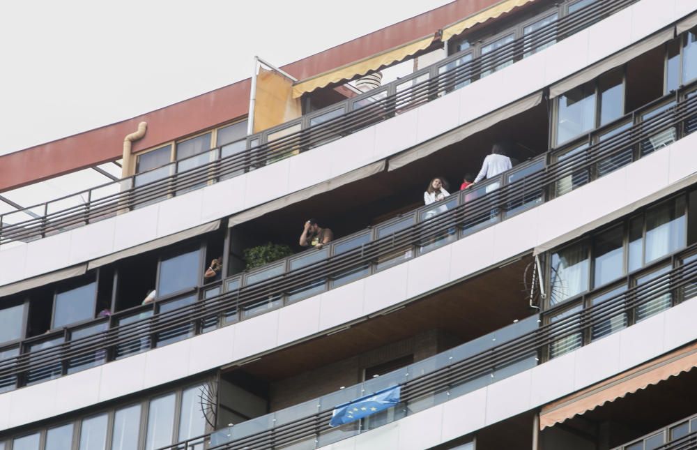 Primera mascletá de las Hogueras del 90 aniversario.