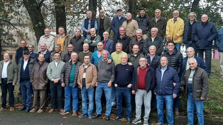 Los veteranos del Langreo, fieles a su cita en El Carbayu | LNE