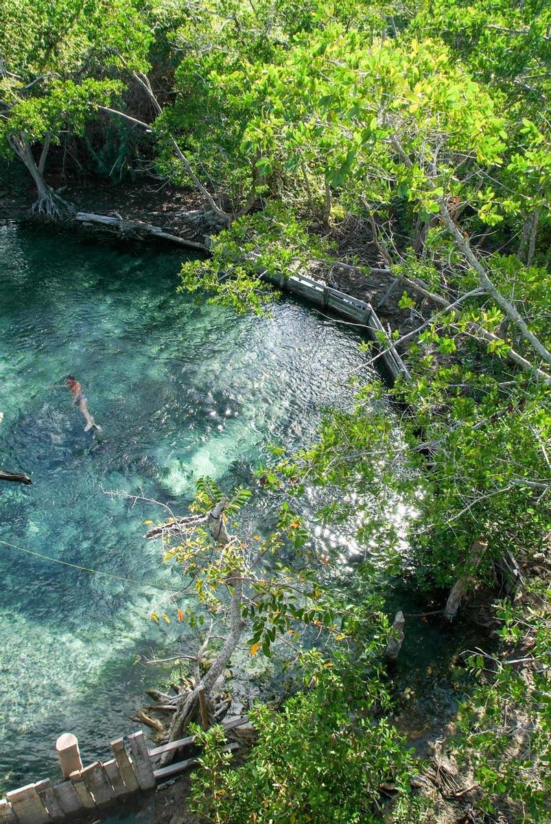 Cenote Yalahau