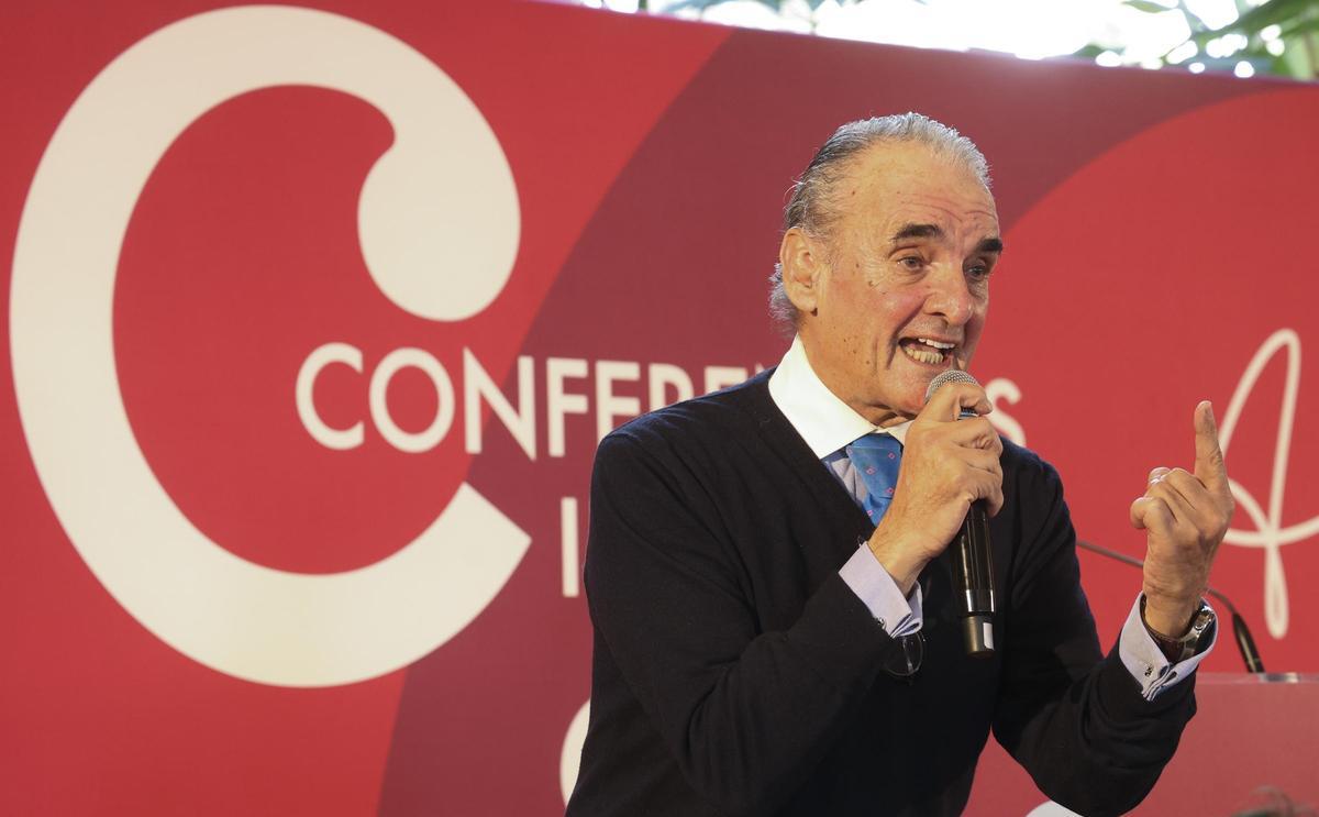 Mario Conde, durante una conferencia.