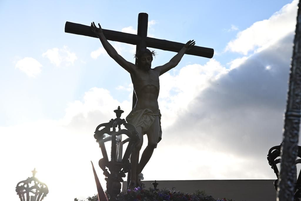 La salida del Cristo de las Lágrimas en el Parque Figueroa, en imágenes