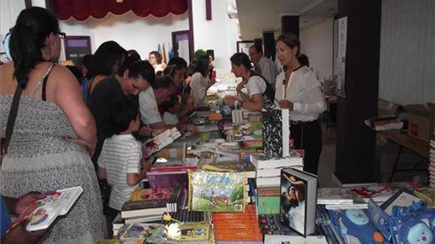 Adalid, Manuel López y Agustín Muñoz abrirán la feria del libro de Almendralejo