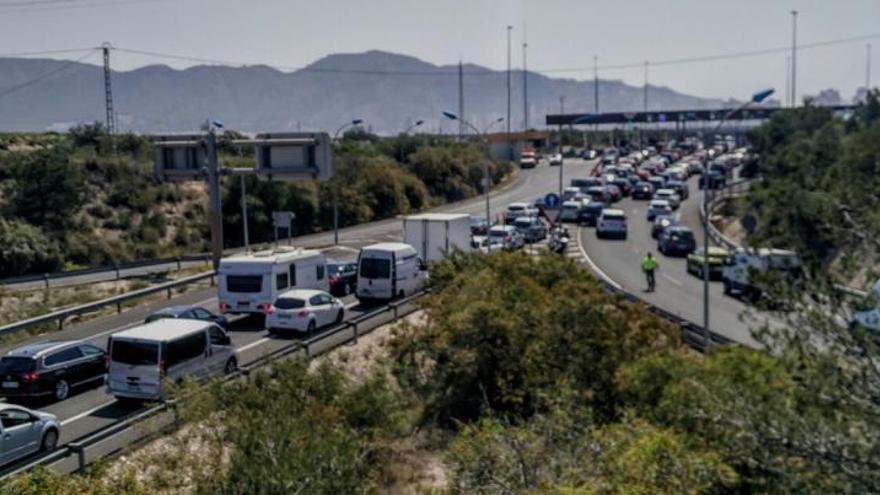 Las retenciones en el peaje a la entrada de Benidorm