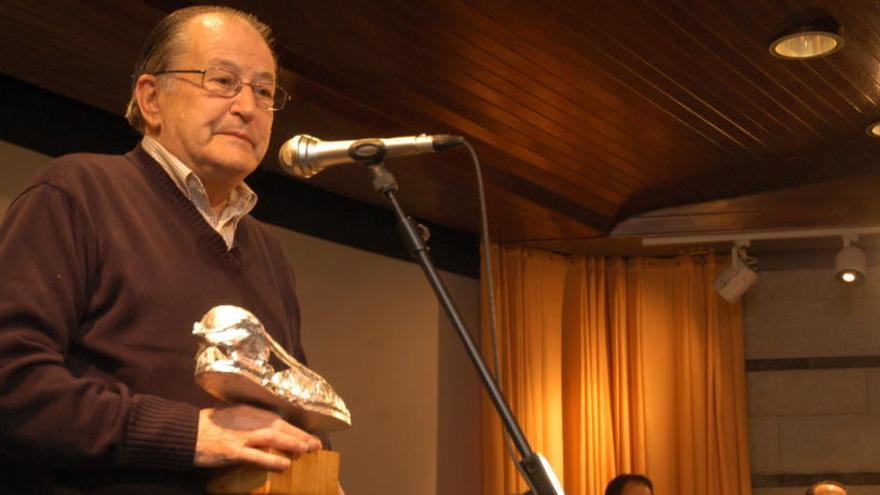 Jaume Pons rebent el Premi Apunt de Plata el 2007