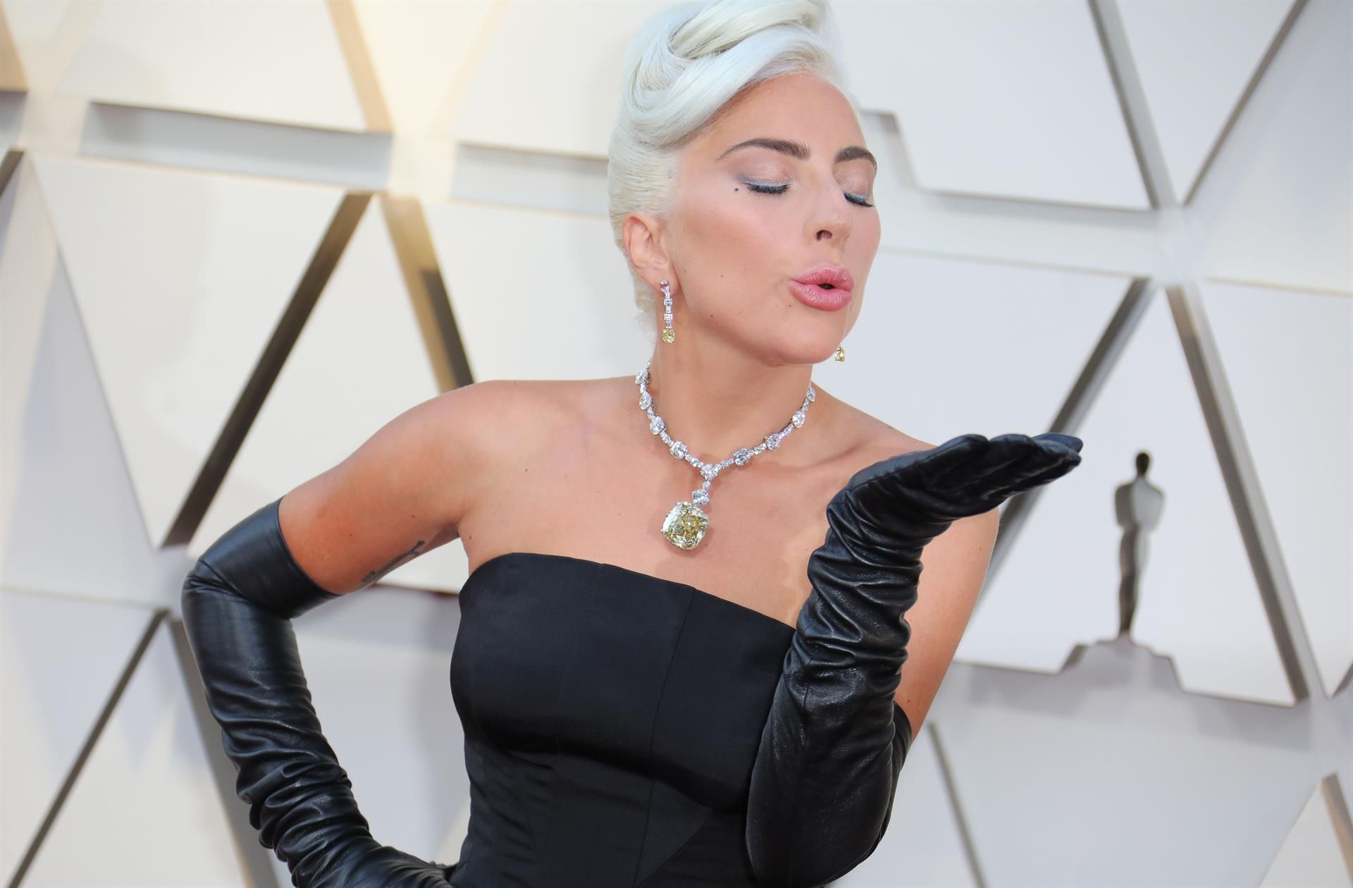 La actriz y cantante Lady Gaga, en la alfombra roja de los Premios Oscar de 2019, cuando ganó el premio a la mejor canción original por 'Shallow' de la película 'Ha nacido una estrella'.