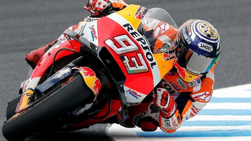 Márquez cede terreno en la primera tanda libre ante Dovizioso