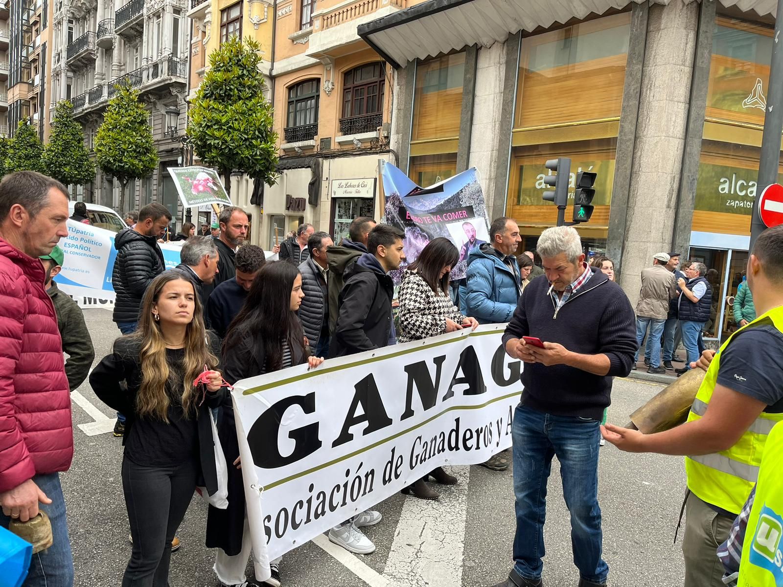 EN IMÁGENES: Así fue la tractorada de protesta del campo asturiano en Oviedo