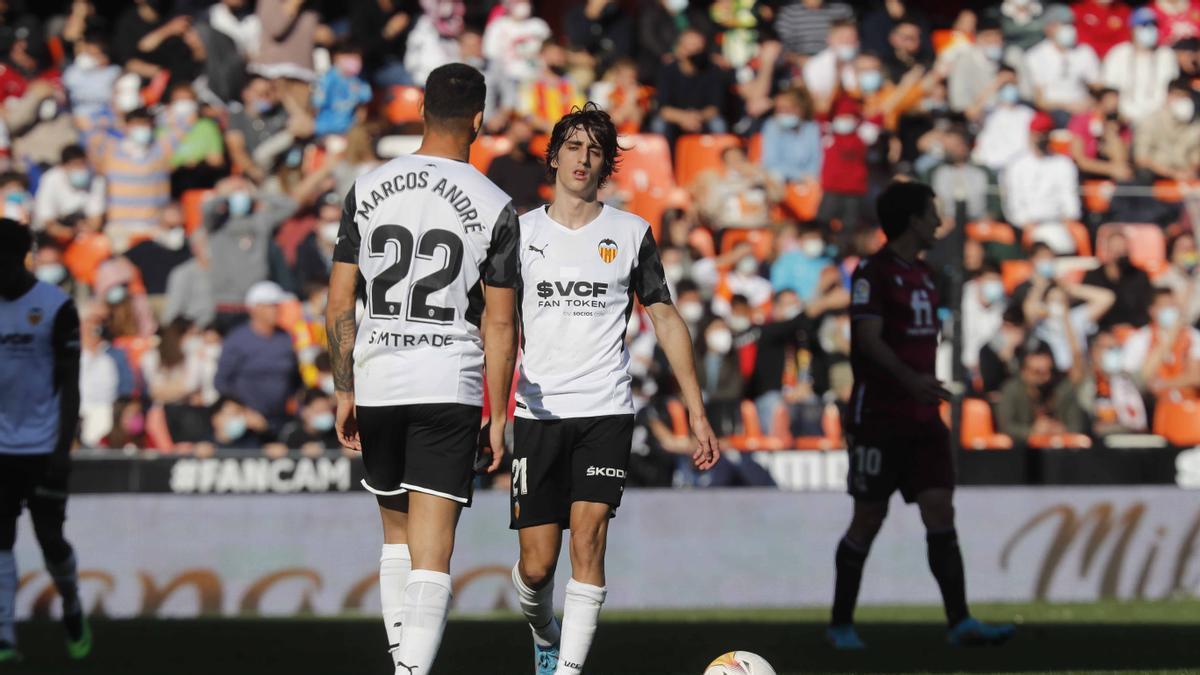 Marcos André y Bryan Gil, durante el duelo ante la Real Sociedad.