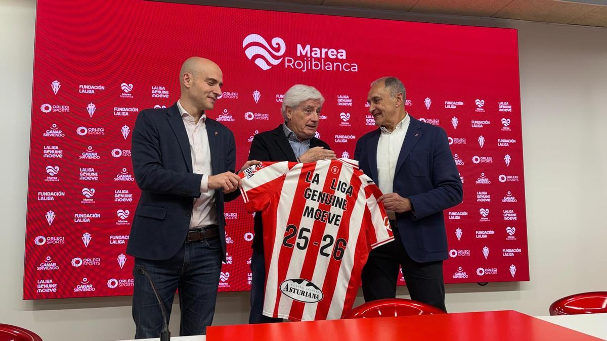 Clemente Villaverde, David Guerra y Joaquín Alonso esta mañana en la presentación