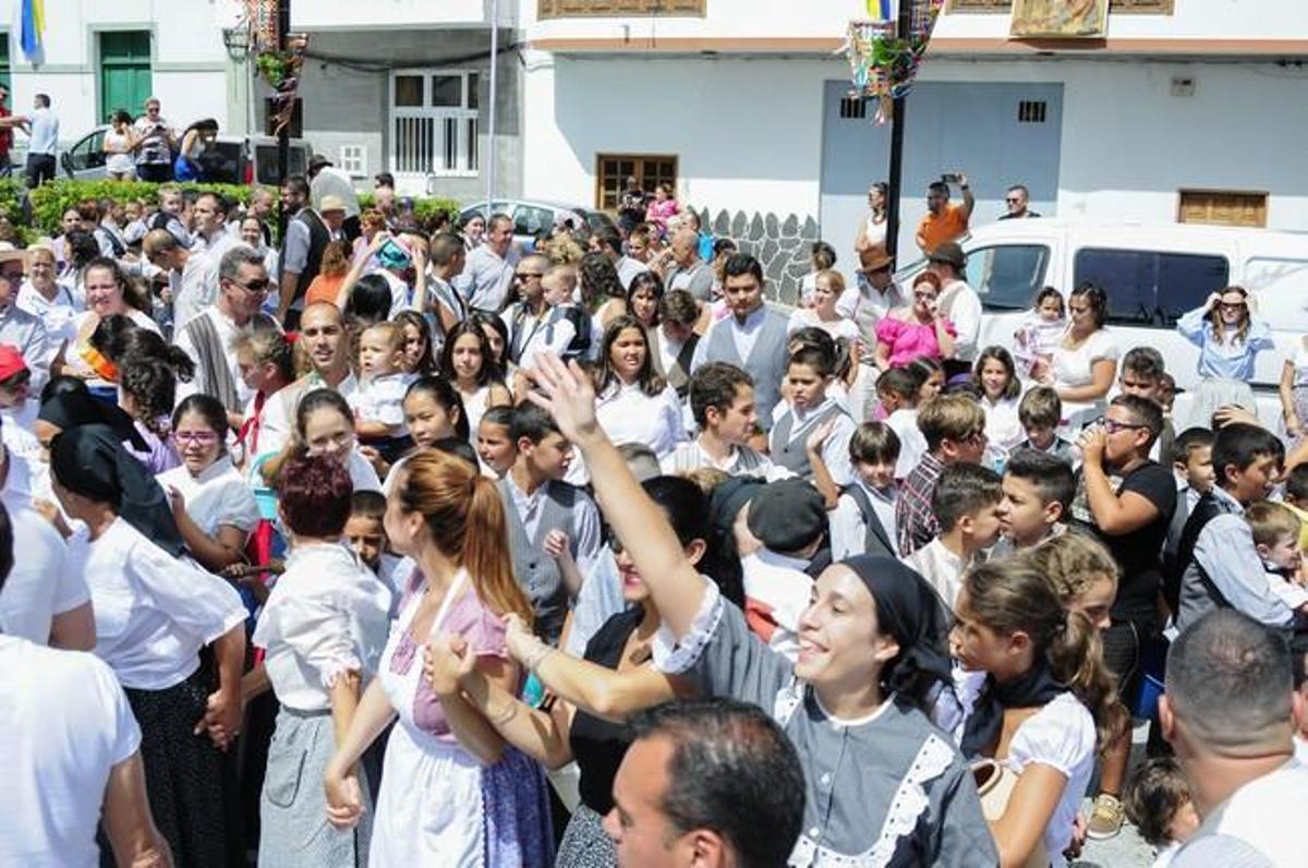Traida Infantil del Agua de Lomo Magullo 2016 Traida Infantil del Agua de Lomo Magullo 2016
