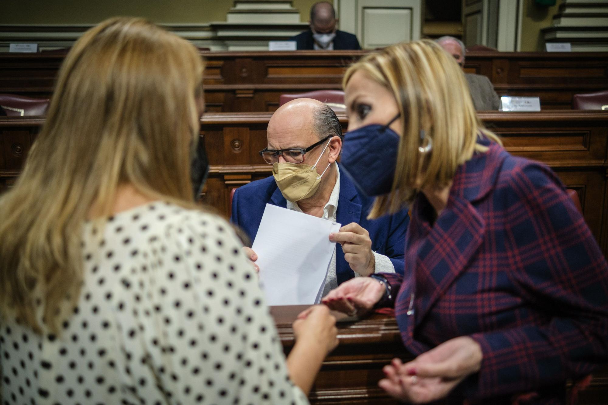 Pleno del Parlamento de Canarias (27/12/2021)