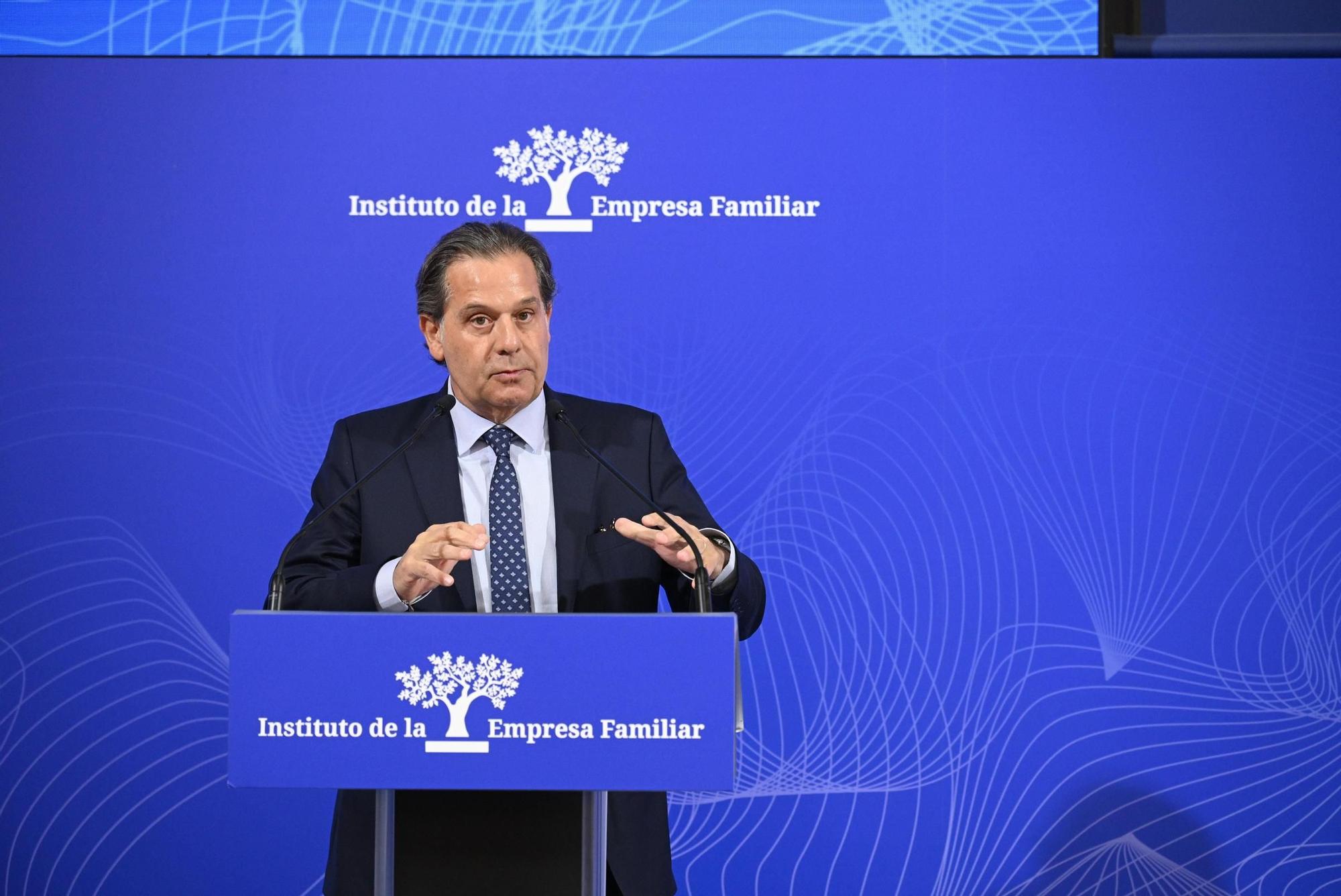 Feijóo asiste a la cita anual de las empresas familiares que inaugurará el  Rey y el ministro Jordi Hereu