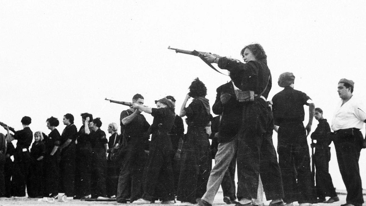 La Guerra Civil en Barcelona, en fotografías históricas de 'Associated Press'