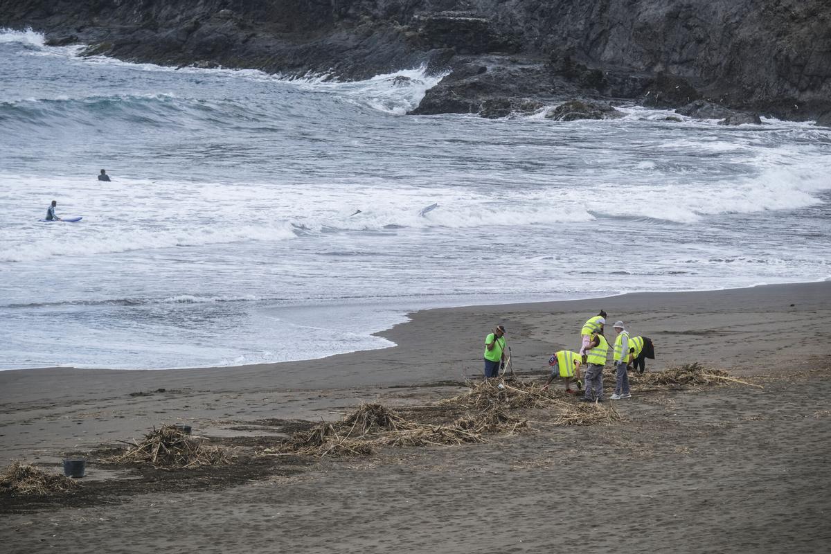 Playa de Hoya del Pozo en Telde tras las lluvias que afectaron a Canarias