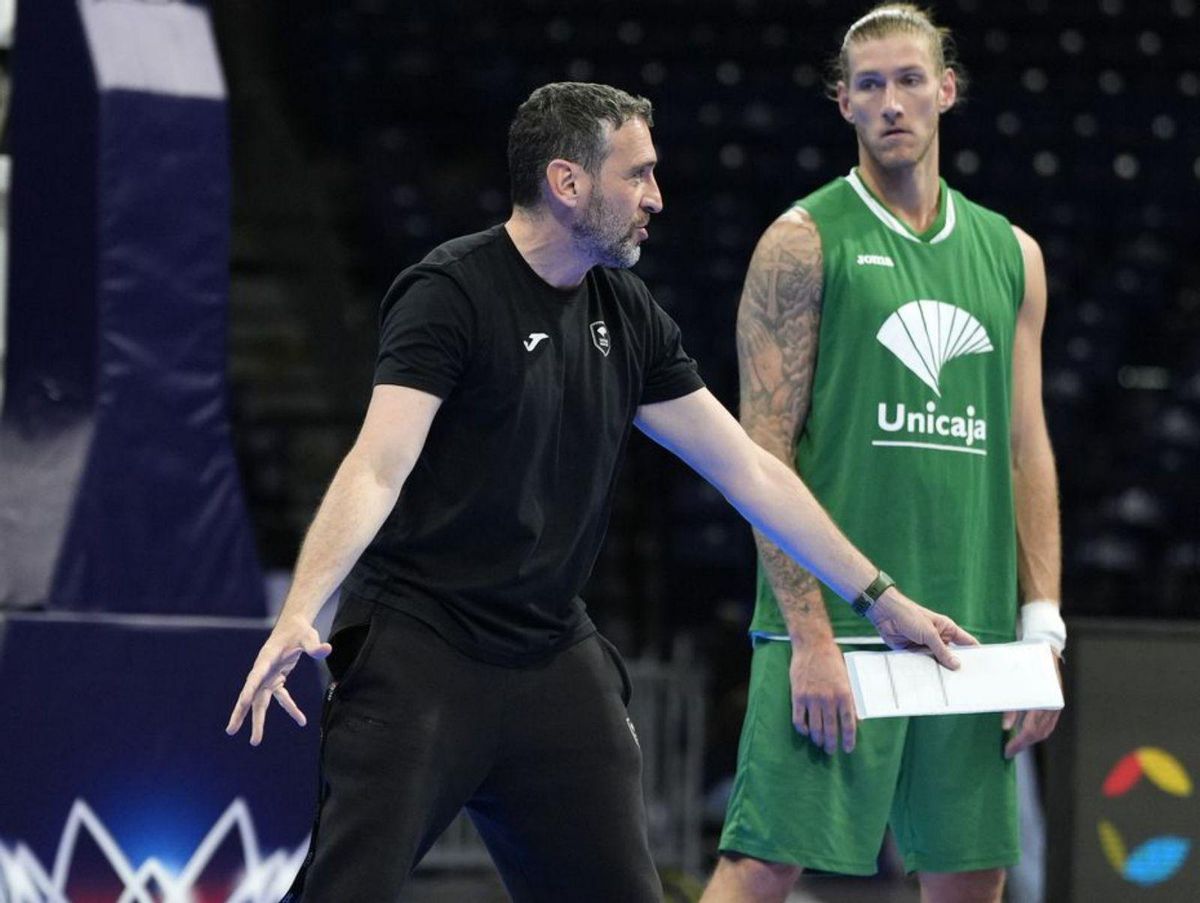 Los jugadores se entrenaron ayer en el Belgrado Arena sobre la pista LED. | UNICAJAB/PHOTOPRESS-MARIANO POZO